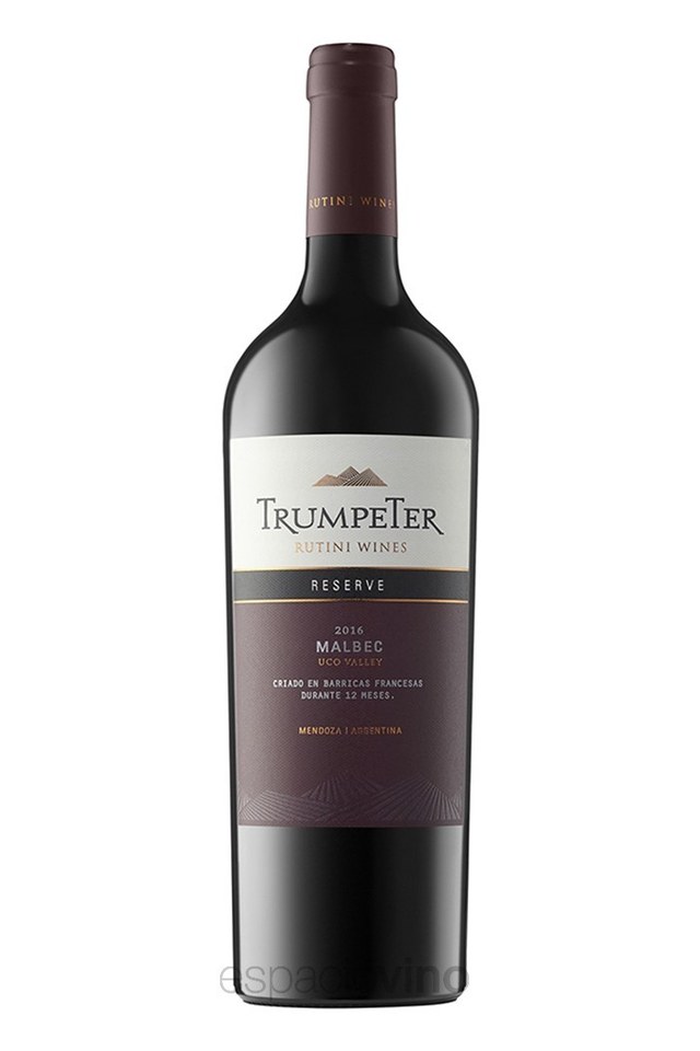 Botella de Trumpeter Reserve Malbec — Trumpeter