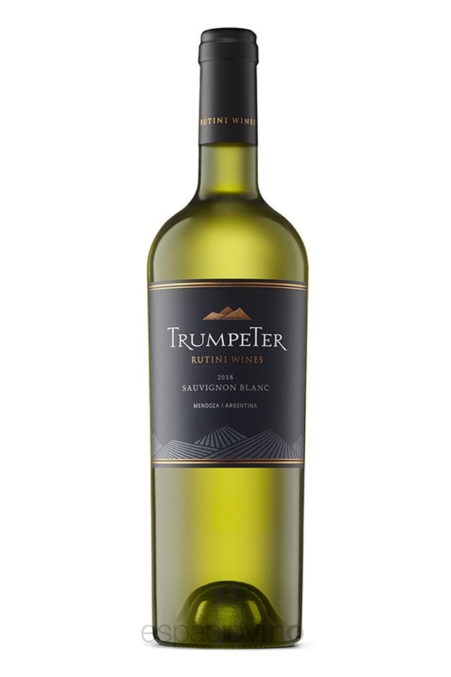 Botella de Trumpeter Sauvignon Blanc — Trumpeter